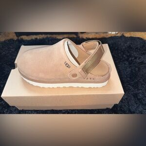 UGG Women's W GOLDENSTAR CLOG